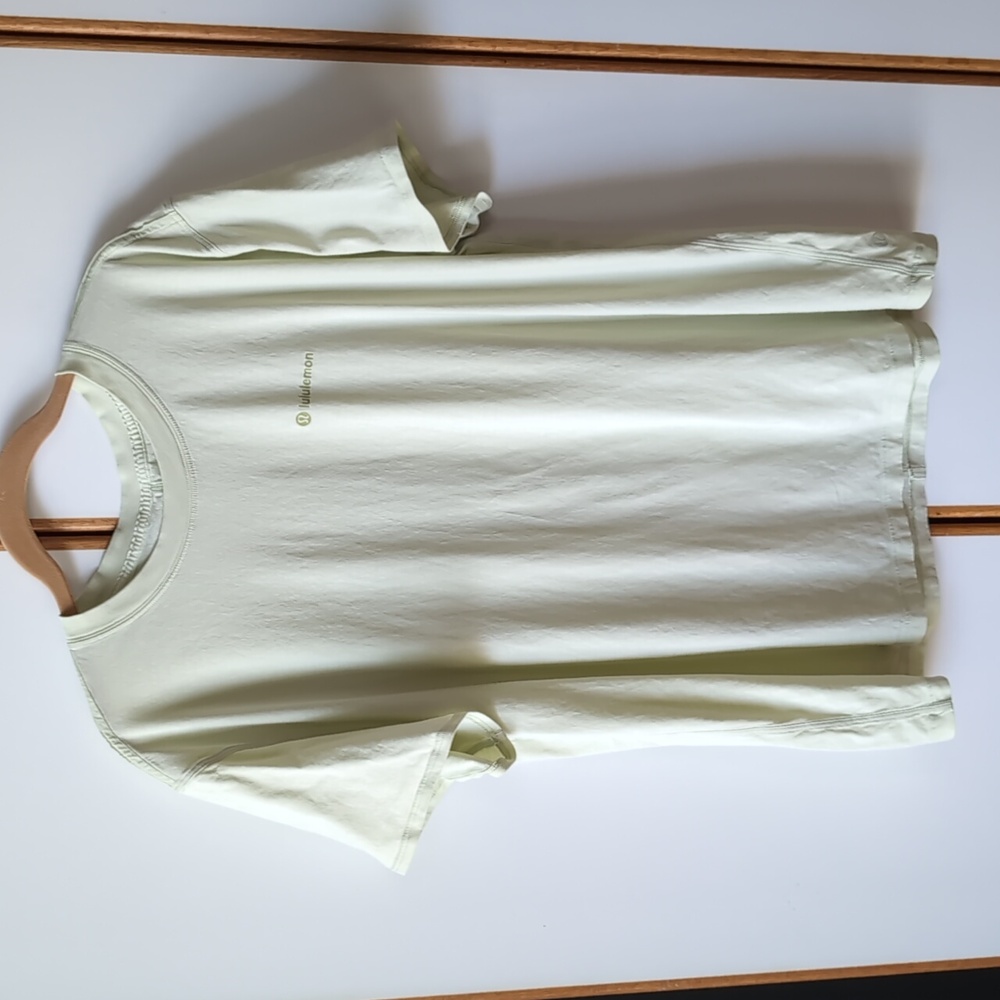 Lululemon All Yours Graphic Short Sleeve Dewy T-Shirt 10